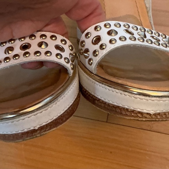 White & Gold Summer Wedge Size 6 1/2 - Picture 2 of 6